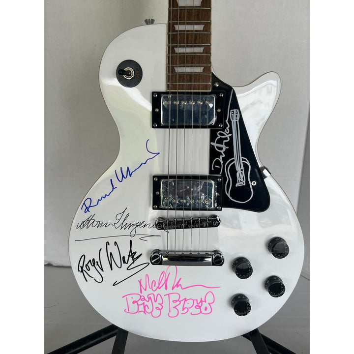 David Gilmour, Roger Waters, Nick Mason, Richard Wright, Storm Thorgerson Pink Floyd White Les Paul electric guitar signed