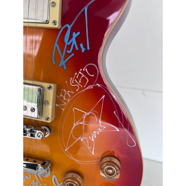 Metallica James Hetfield Lars Ulrich Kirk Hammett Robert Trujillo Jason Newsted vintage les paul signed with proof (one of a kind).