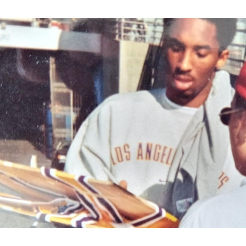 Kobe Bryant vintage Los Angeles Lakers jersey size xl signed with proof