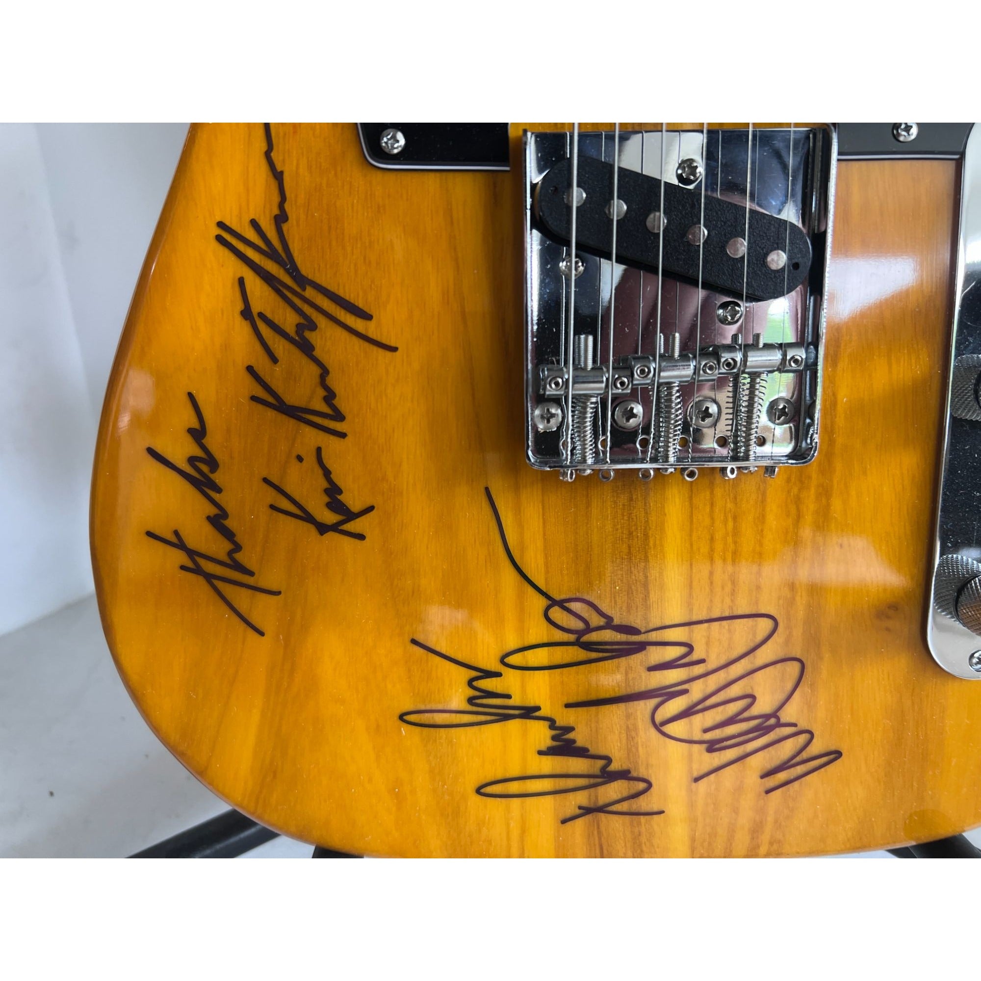 Johnny Cash Waylon Jennings Willie Nelson Kris Kristofferson The Highwaymen Telecaster electric guitar signed with proof