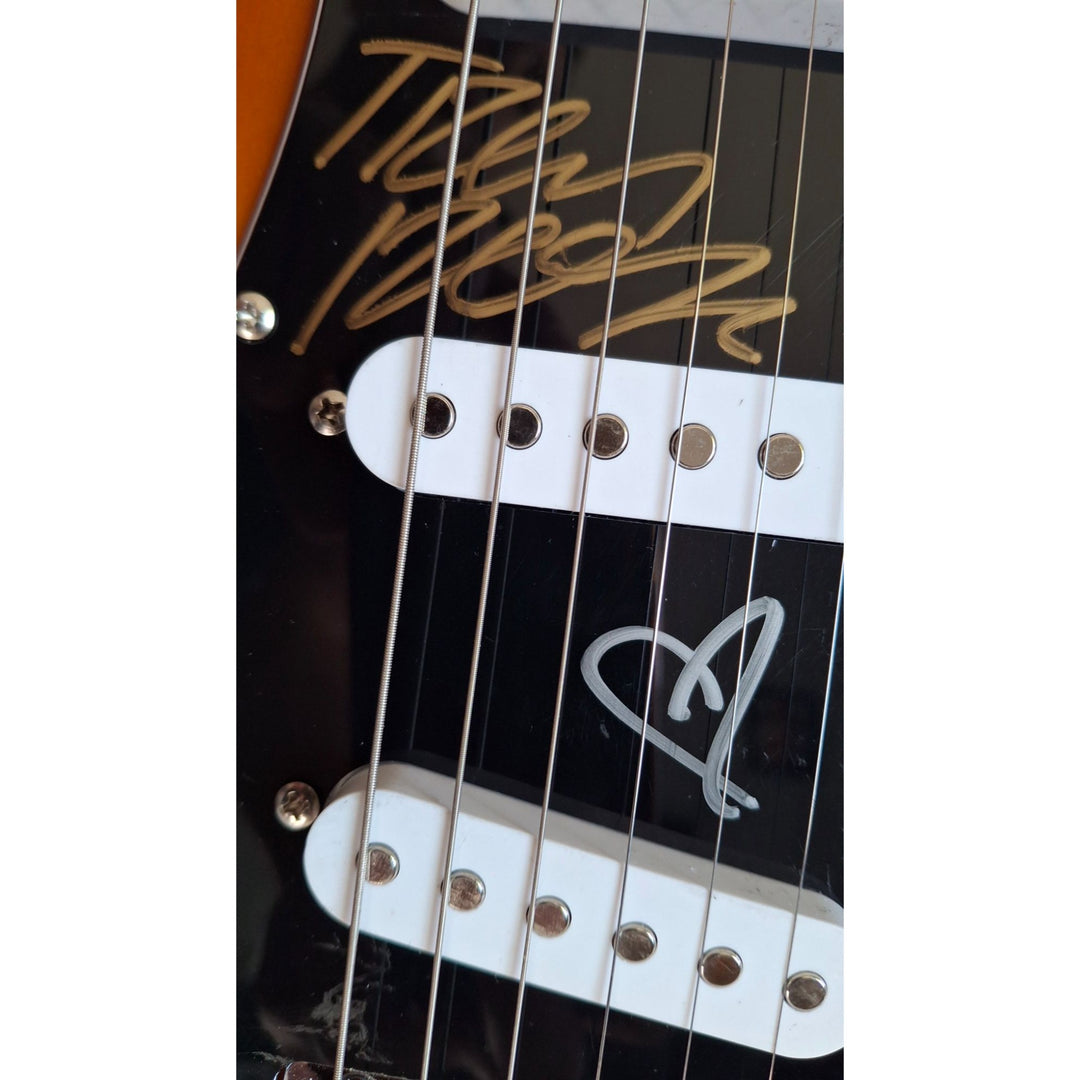 NIN Trent Reznor & Marilyn Manson Fender Stratocaster electric guitar signed with proof
