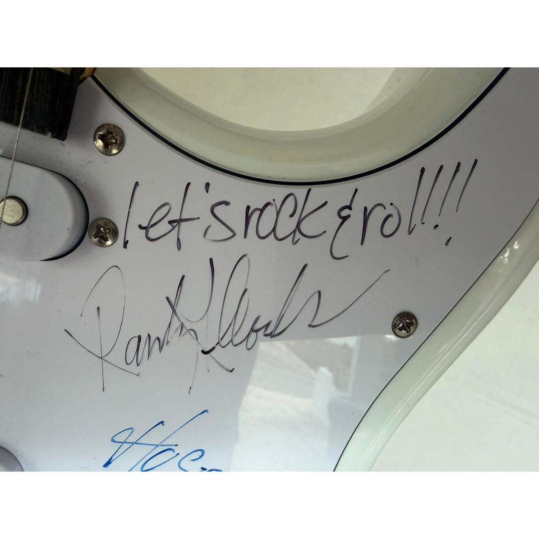 Quiet Riot Randy Rhoads Drew Forsyth Rudy Sarzo Kevin Dubrow Frankie Banali very rare Stratocaster electric guitar signed with proof.