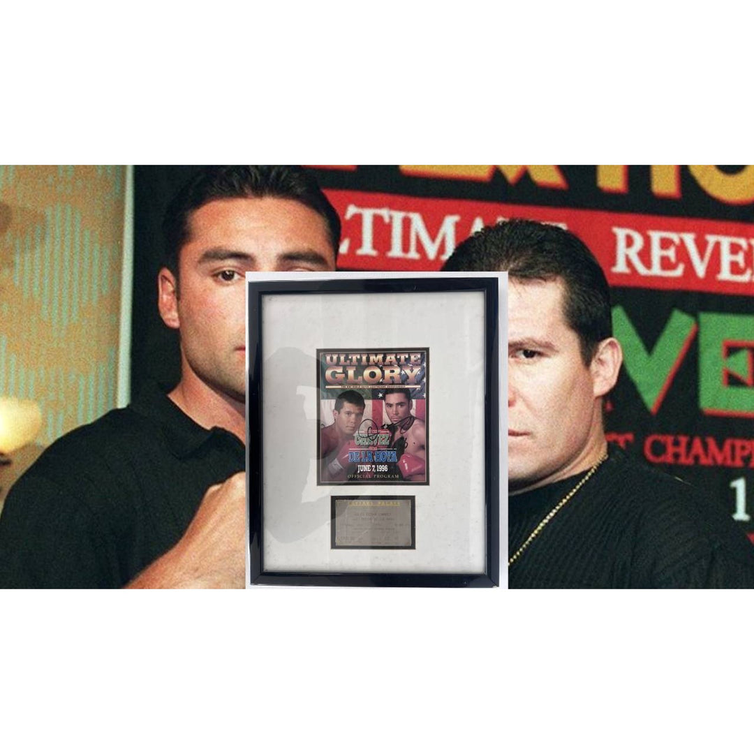 Oscar De La Hoya fight program and fight ticket (Julio Cesar Chavez) signed.