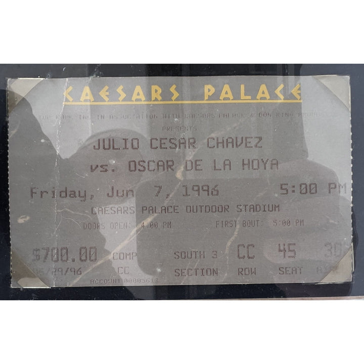 Oscar De La Hoya fight program and fight ticket (Julio Cesar Chavez) signed.