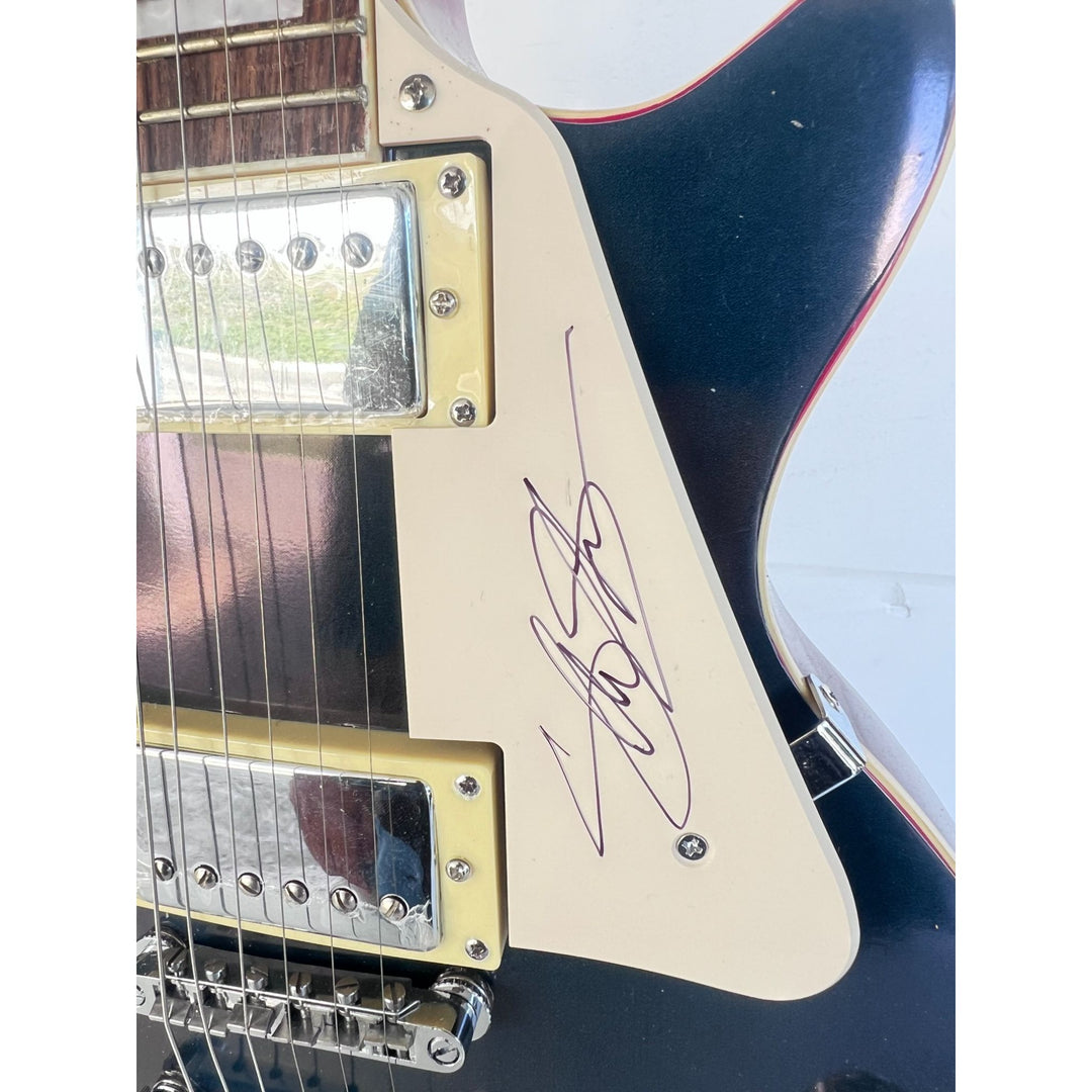 Saul Hudson " Slash " Guns N' Roses Les Paul full size electric guitar one of a kind signed with proof