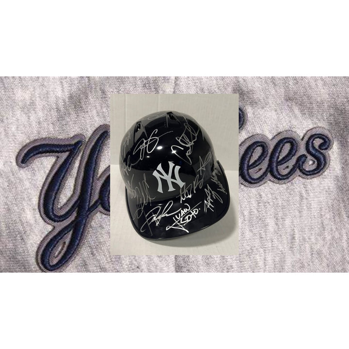 Aaron judge Juan Soto New York Yankees 2024 full size batting helmet team signed