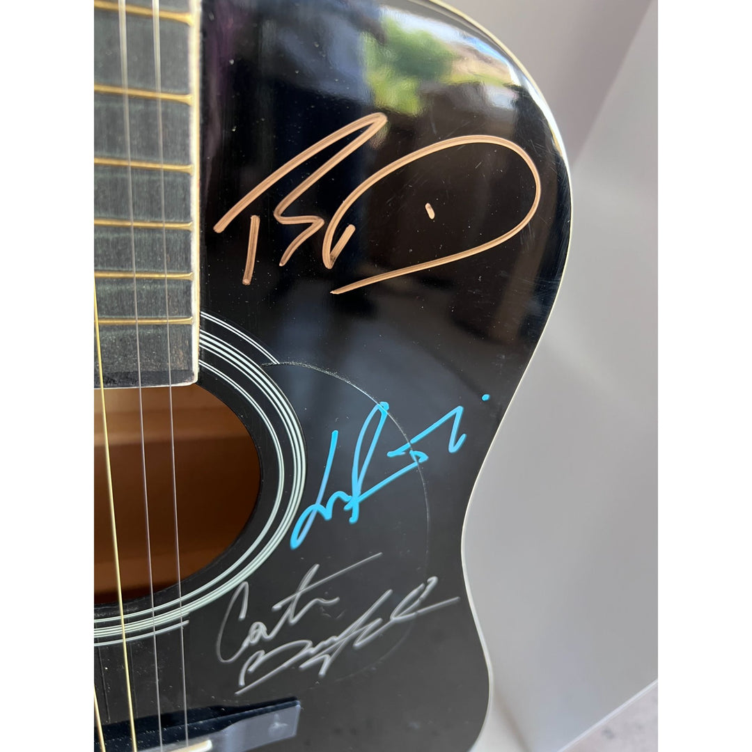 DMB Dave Mathews Stefan Lessard, LeRoi Moore, Boyd Tinsley, Carter Beauford 38' full size acoustic guitar signed with proof