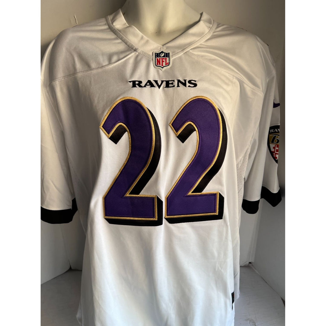 Derrick Henry Baltimore Ravens game model Jersey XL signed with proof