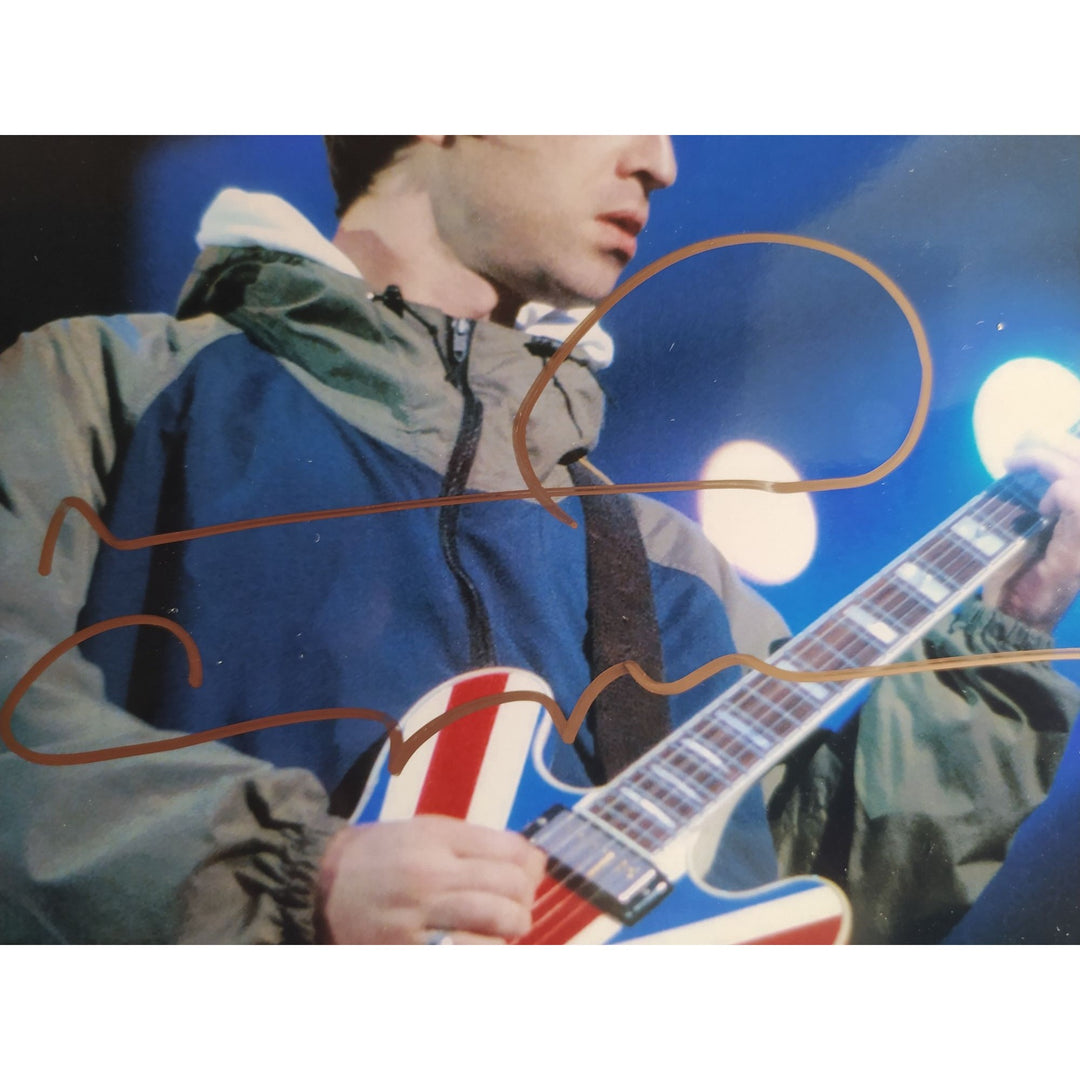 Noel Gallagher Oasis 5x7 photo signed with proof