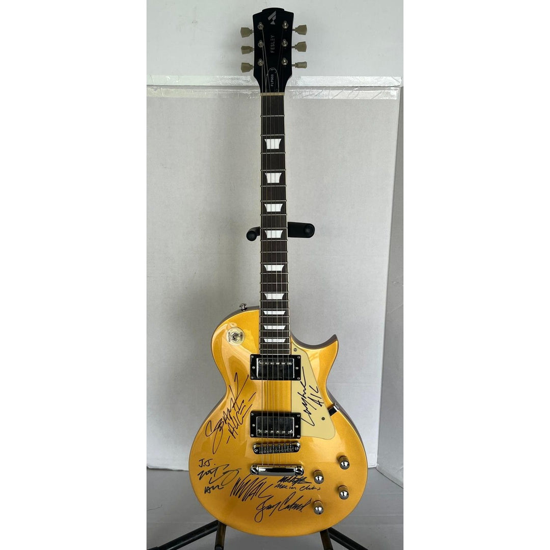 Alice N' Chains Mike Starr, Layne Staley Jerry Cantrell , Sean Kinney, William Duvall, gold les paul electric guitar signed with proof