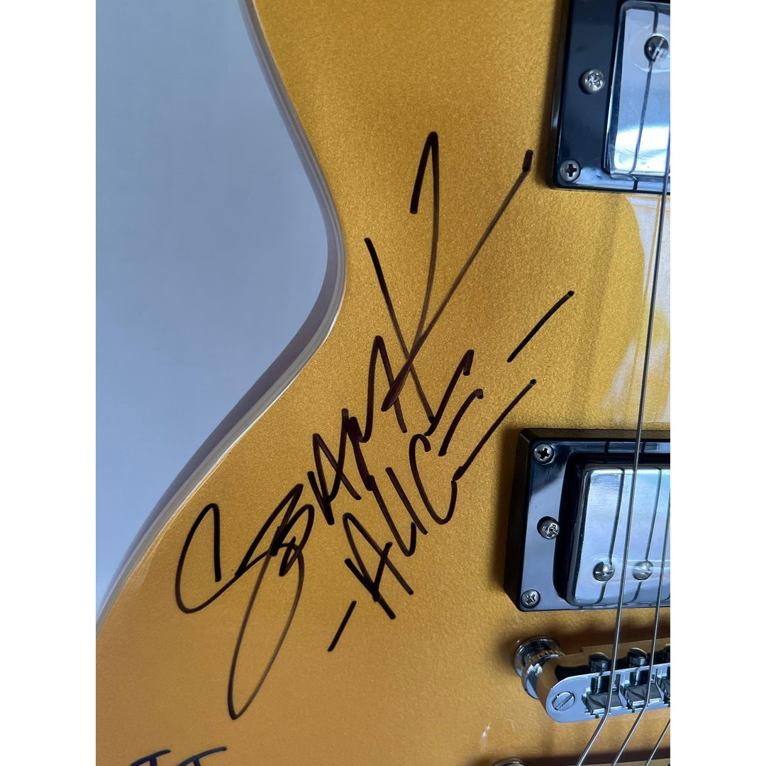 Alice N' Chains Mike Starr, Layne Staley Jerry Cantrell , Sean Kinney, William Duvall, gold les paul electric guitar signed with proof