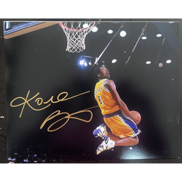 Kobe Bryant Los Angeles Lakers 8x10 photo signed with proof