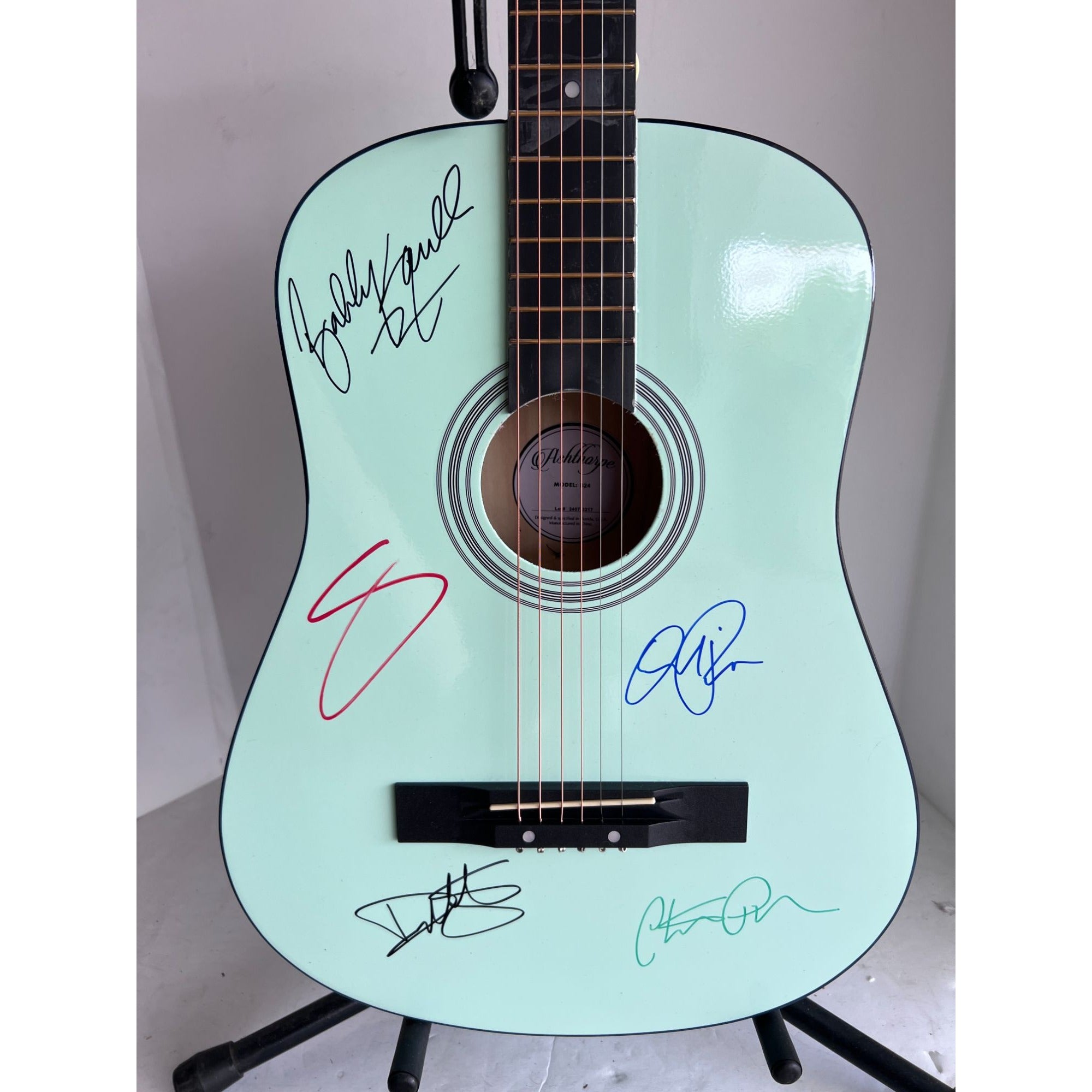 TOTO Bobby Kimbal David Paich Mike Porcaro David Hungate Steve Porcaro full size Green acoustic guitar signed with proof