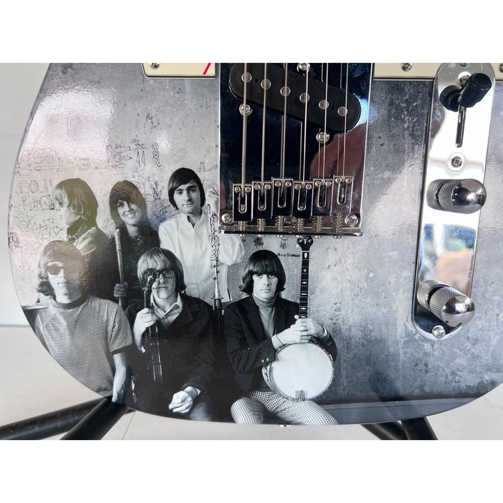 Jefferson Airplane Grace Slick, Jorma Kaukonen , Jack Casady, Paul Canter, Mickey Thomas & Marty Bailin ONE OF A KIND full size telecaster.