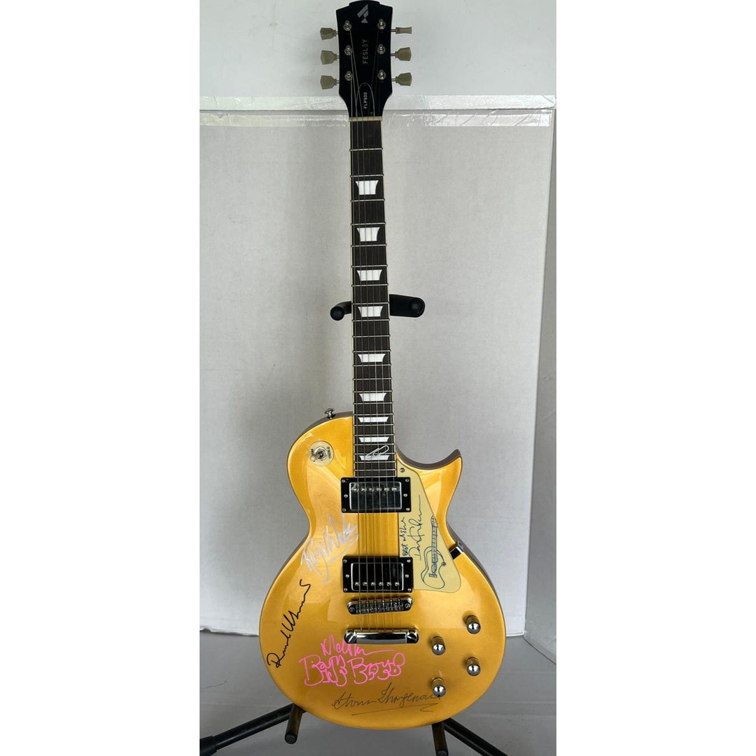 Pink Floyd David Gilmour (sketch), Roger Waters, Nick Mason, Richard Wright, Storm Thorgerson Gold Les Paul electric guitar signed