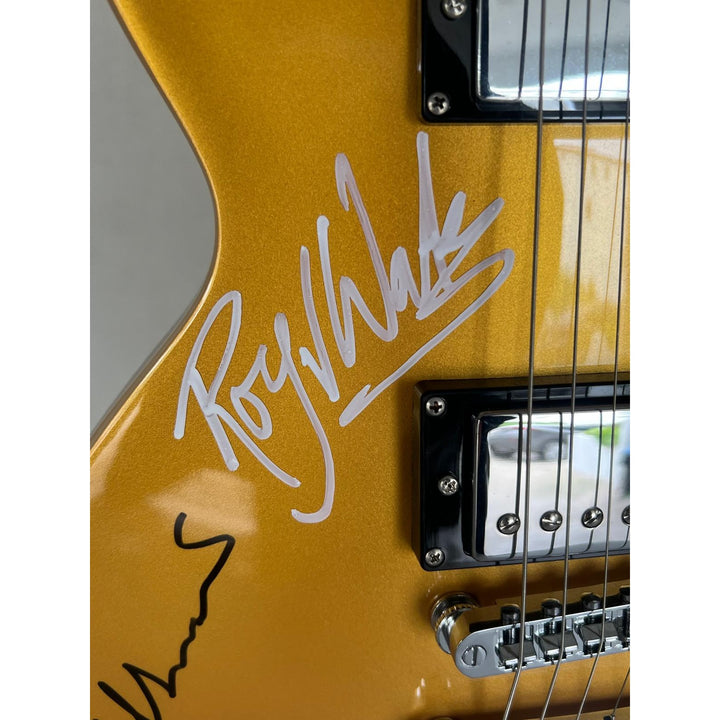Pink Floyd David Gilmour (sketch), Roger Waters, Nick Mason, Richard Wright, Storm Thorgerson Gold Les Paul electric guitar signed