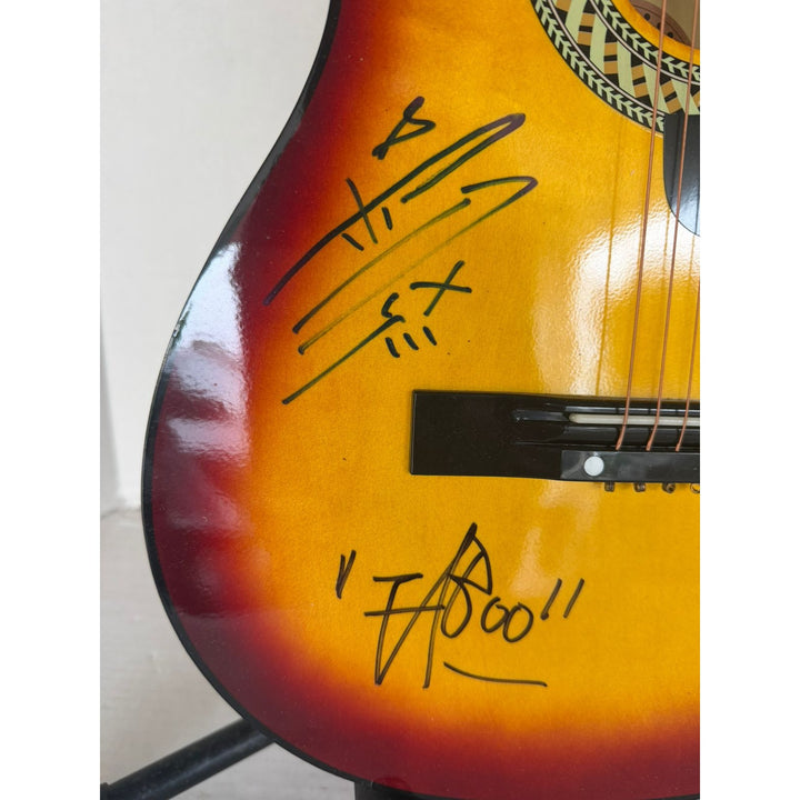 Black Eyed Peas Will.i.am Fergie, Taboo and apl.de.ap vintage acoustic guitar signed with proof.