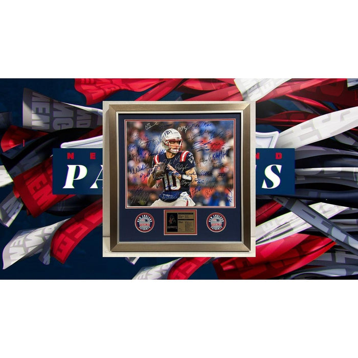 New England Patriots 16x20 photo Drake Maye 2025 team signed with (40 plus sigs) proof   and a museum quality frame