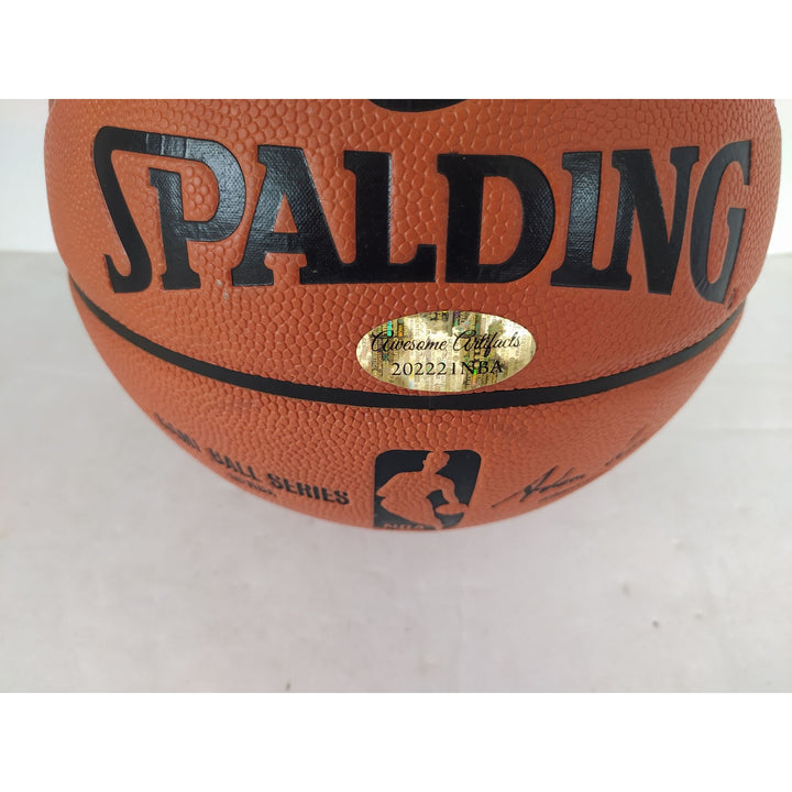 Basketball NBA Spalding game model full size Michael Jordan and Kobe Bryant signed with proof