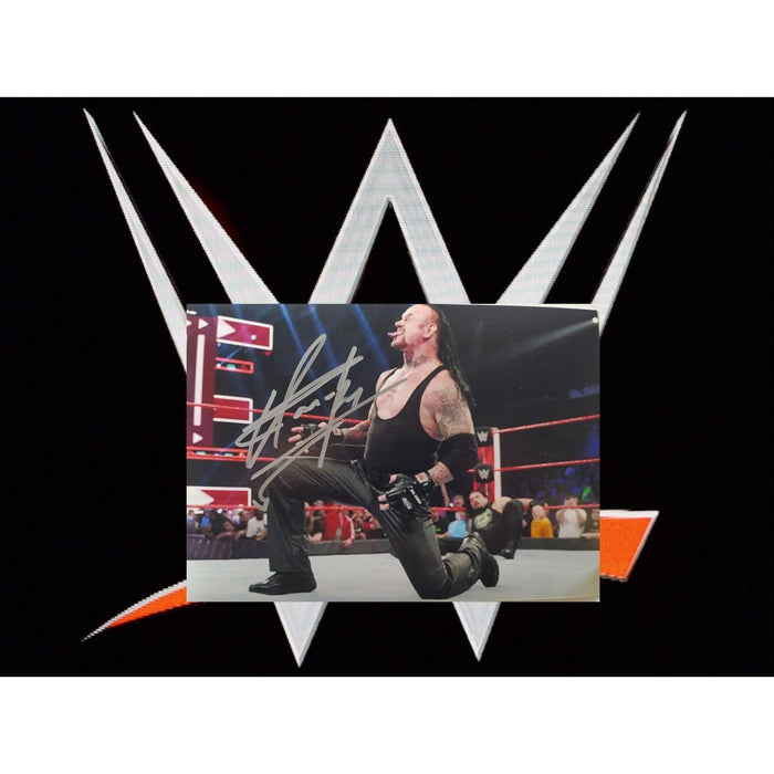 WWE Wrestling Legend "The Undertaker" signed 5x7 photo with proof