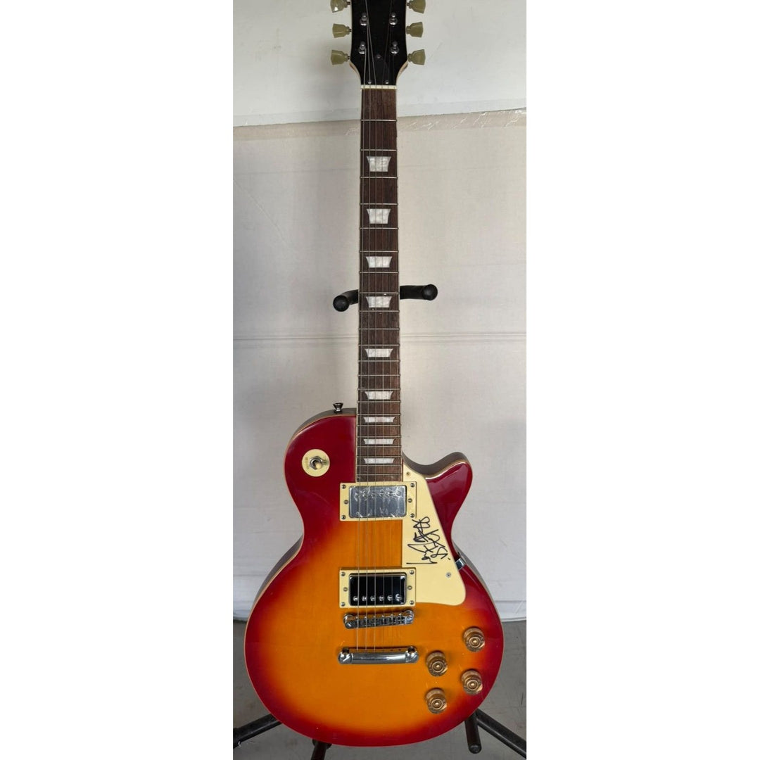 Lemmy Kilmister of Motorhead Les Paul vintage electric guitar signed with full provenance, photo proof and AI certification .