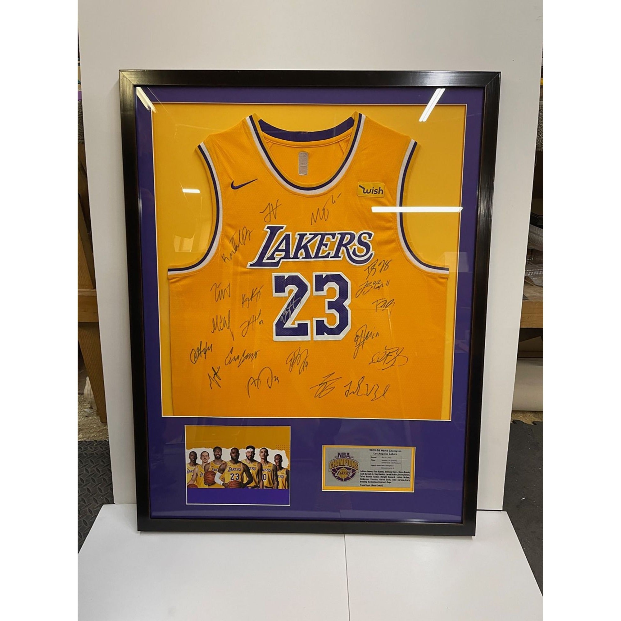 LeBron James, Anthony Davis 2019-20 Los Angeles Lakers team signed jersey with proof