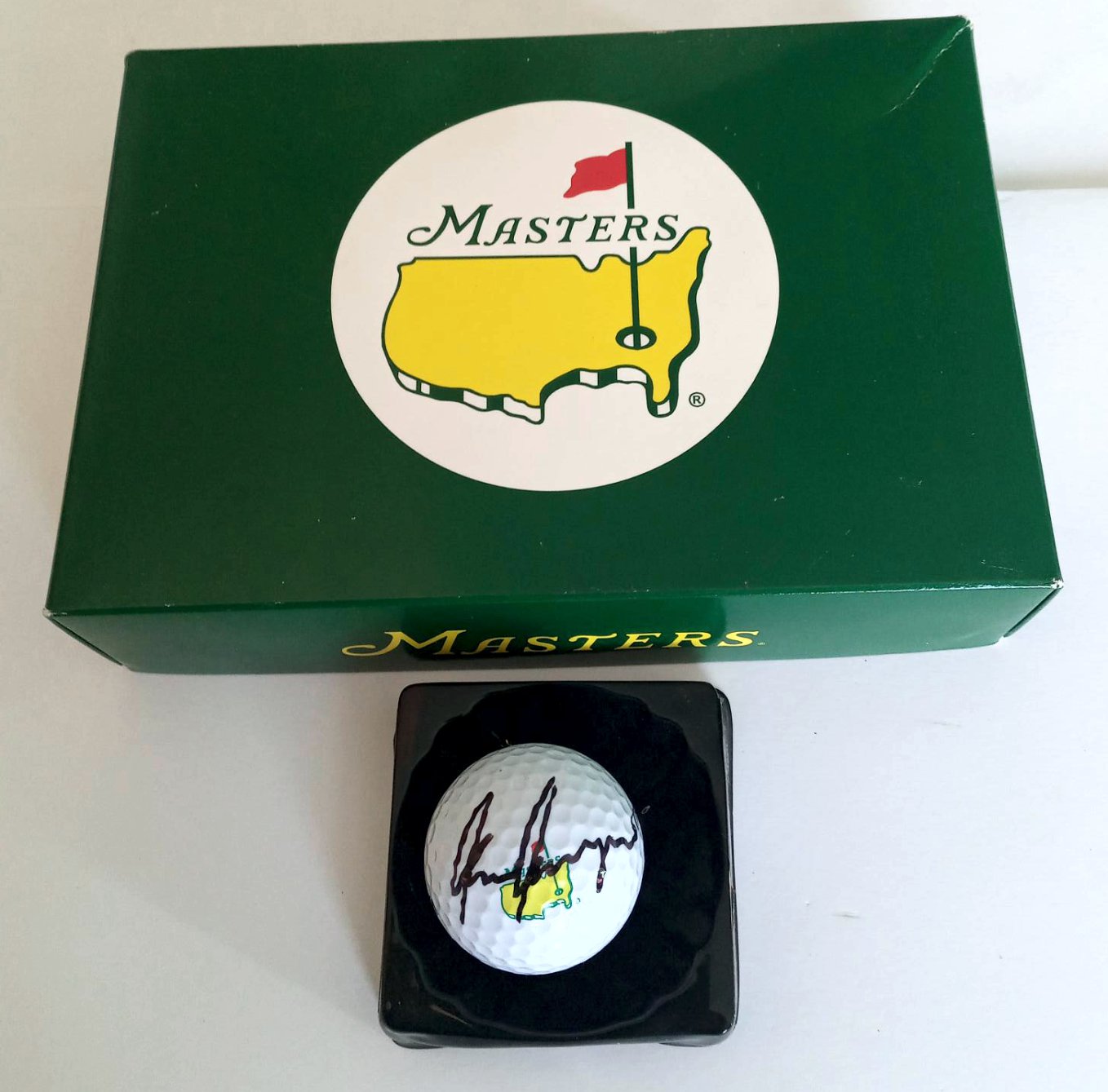 Dustin Johnson Masters golf ball signed with proof