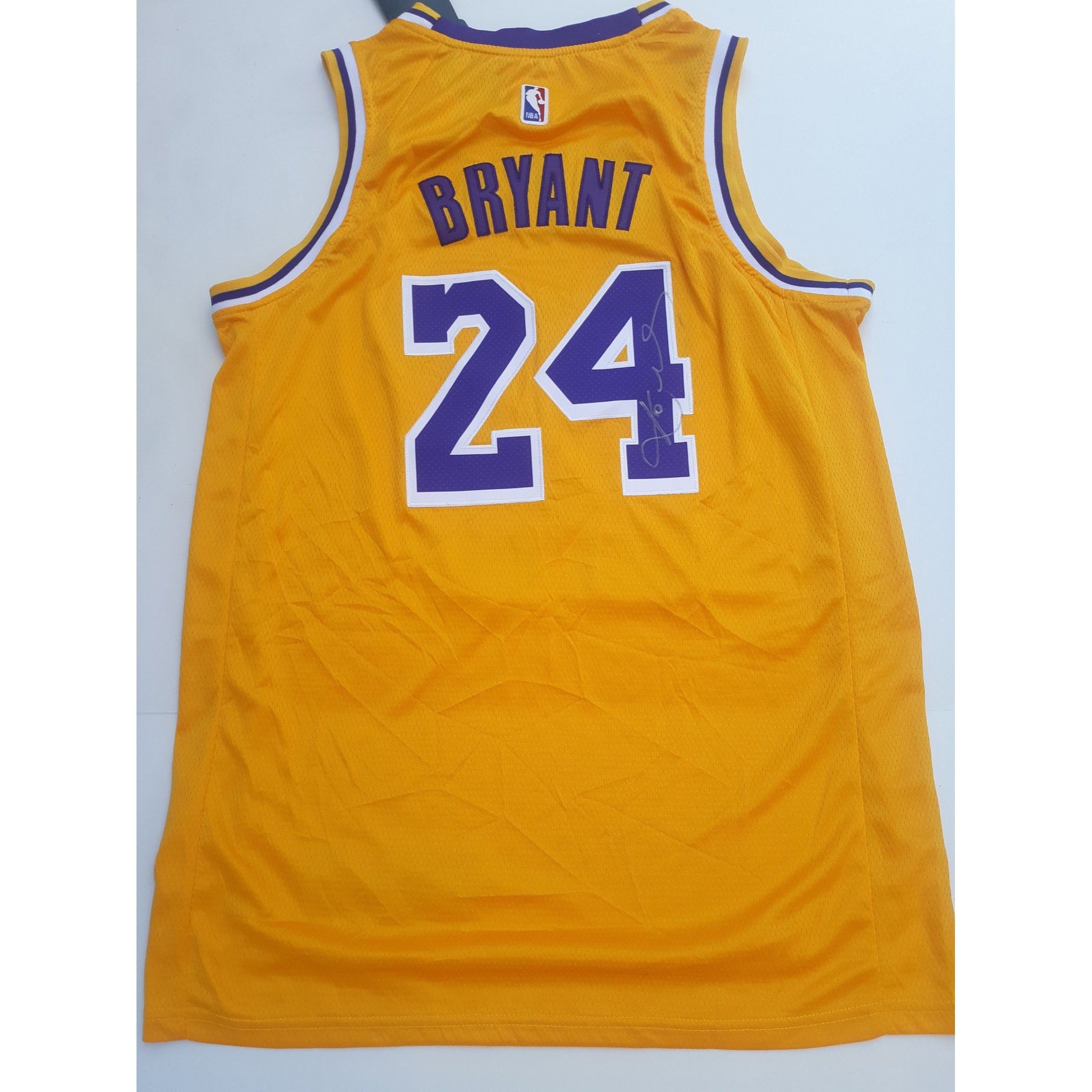 Kobe Bryant The Black Mamba Los Angeles Lakers Authentic size XL jersey signed with proof