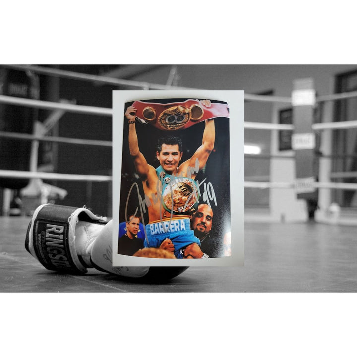 Marco Antonio Barrera 5 x 7 photograph signed