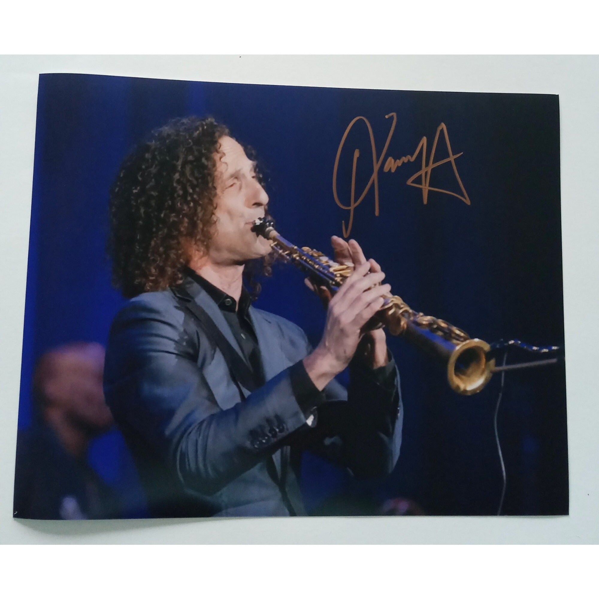 Kenny G 8 x 10 signed photo with proof - Awesome Artifacts 