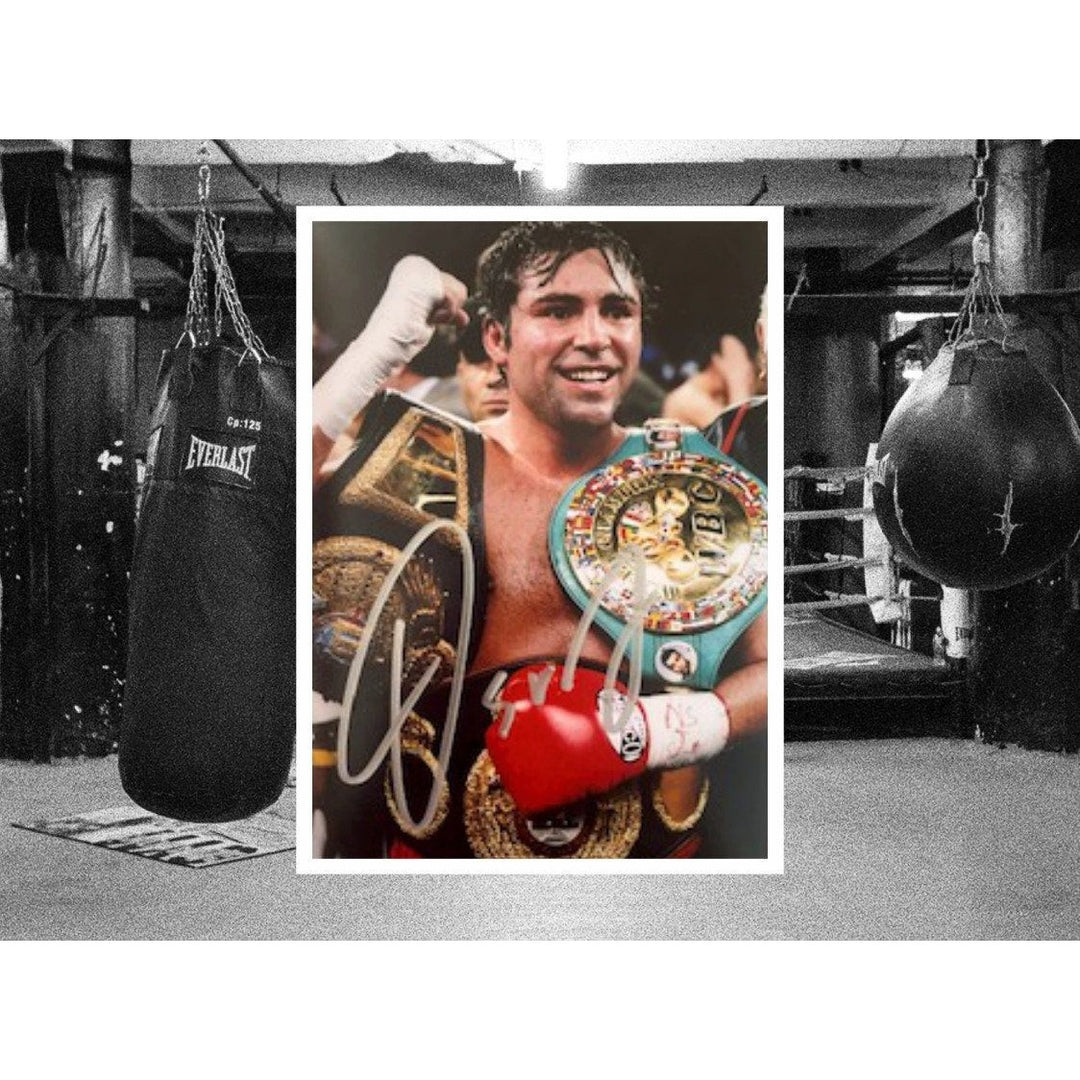 Oscar de la Hoya boxing Legend 5 x 7 photo signed with proof - Awesome Artifacts 