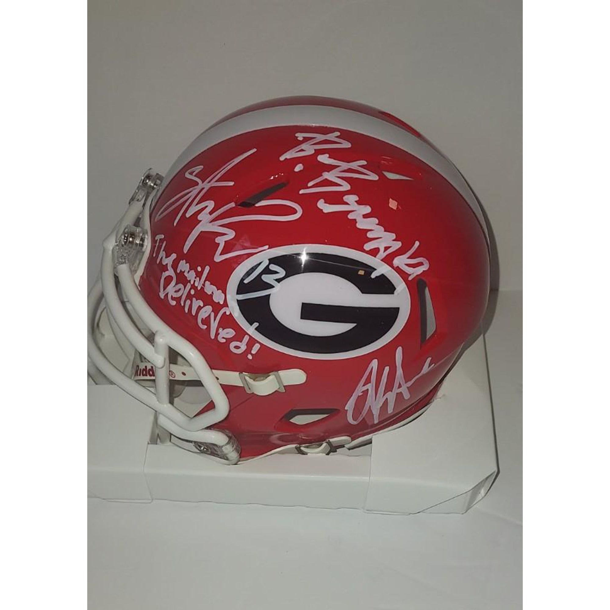 Brock Bowers Georgia Bulldogs Autographed Red Jersey