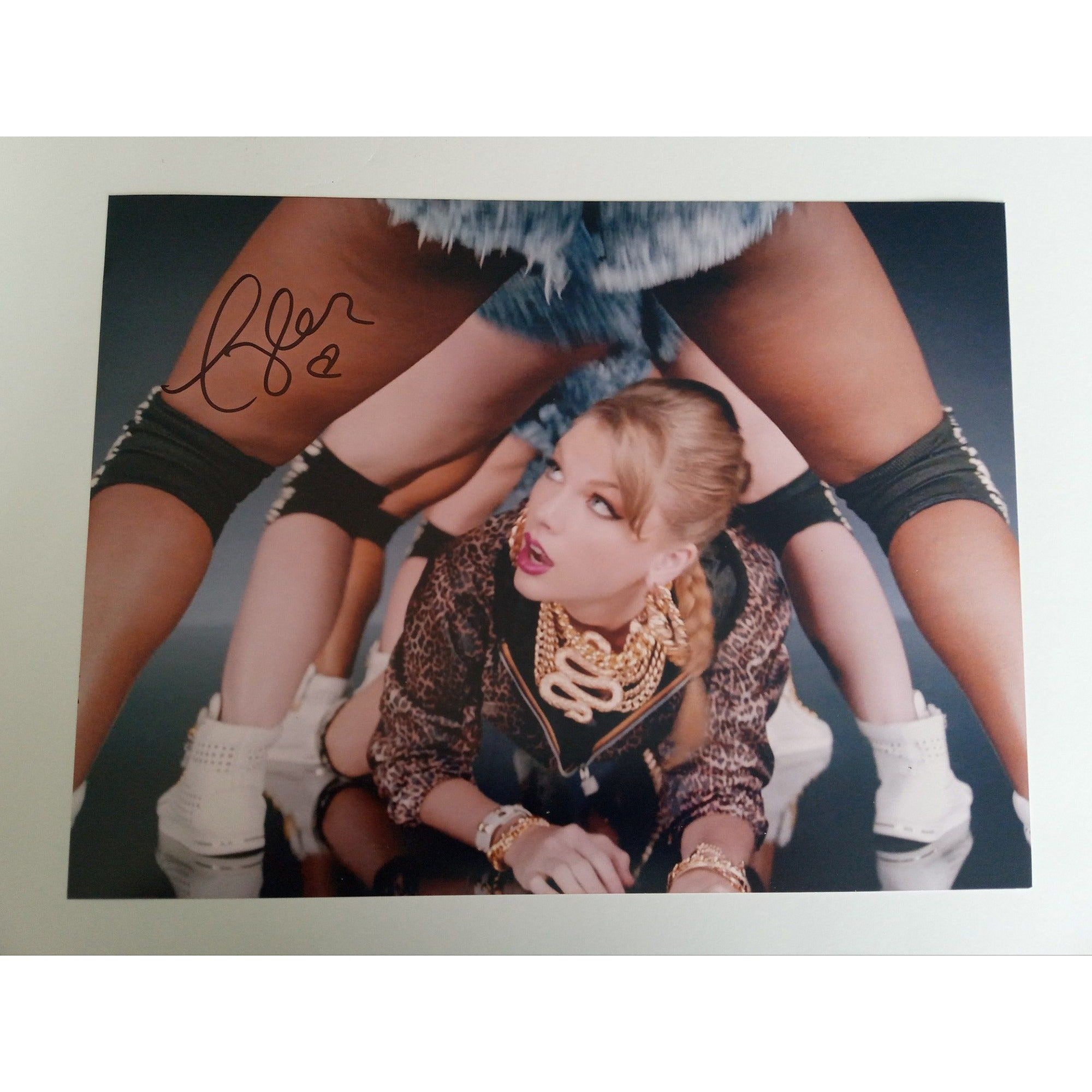 Taylor Swift 8 by 10 signed photo with proof