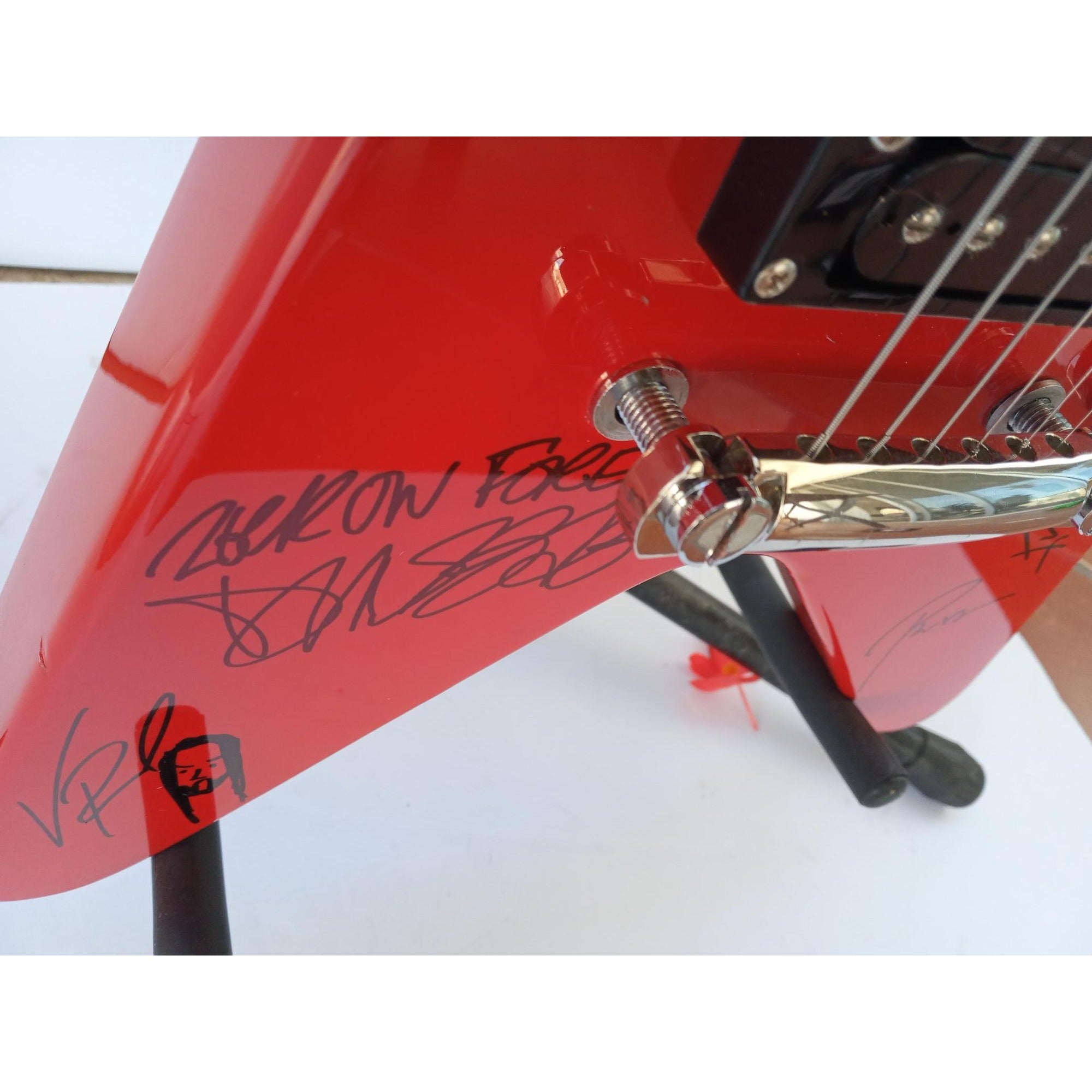 Pantera Phil Anselo Vinnie Paul Rex Brown Dimebag Darrell Abbott Moestro Mini V electric guitar 3/4 signed