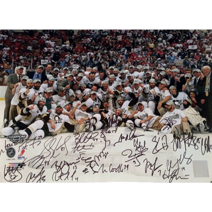 Sidney Crosby Pittsburgh Penguins Stanley Cup champions team signed 16 x 20 photo - Awesome Artifacts 