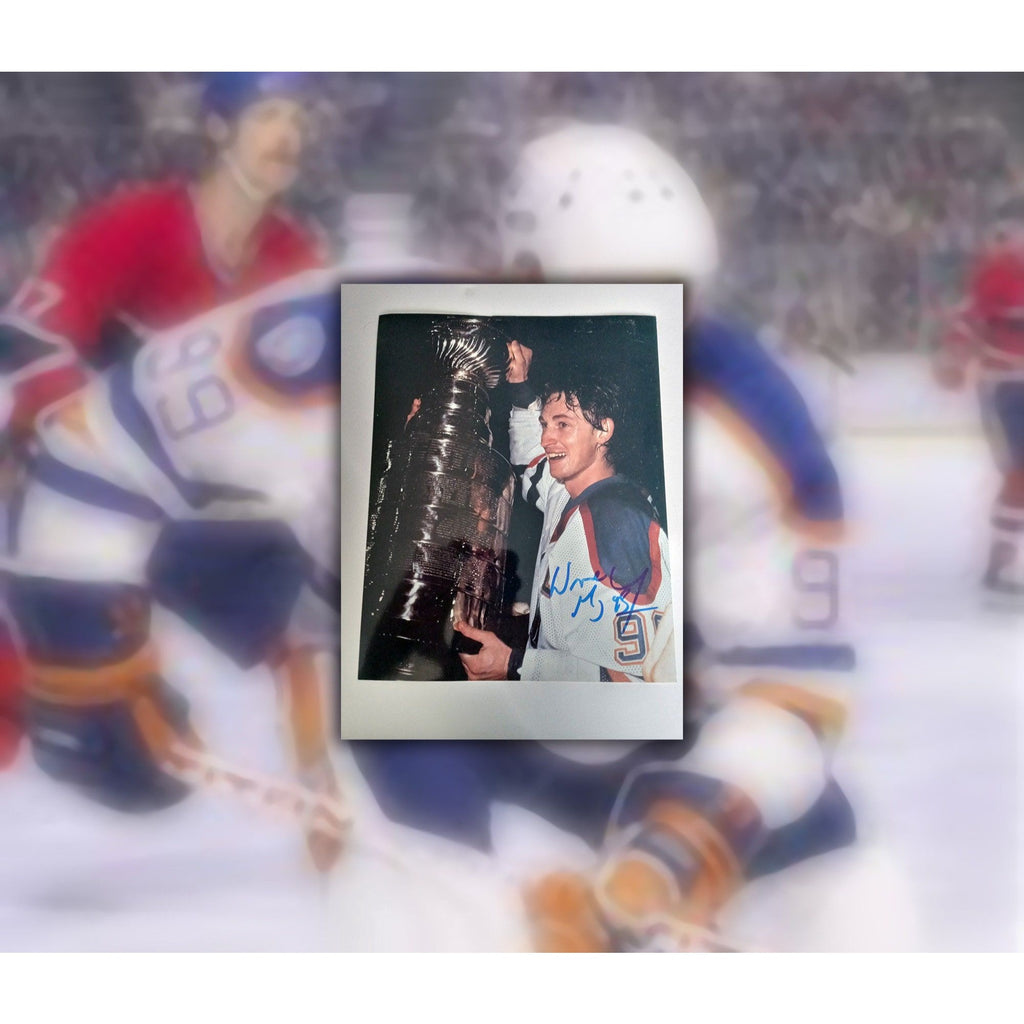 Wayne Gretzky Edmonton Oilers 8 x 10 signed photo with proof - Awesome Artifacts 