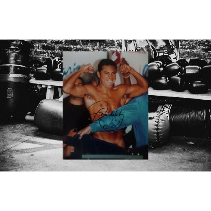 Oscar Dela Hoya 8 by 10 signed photo