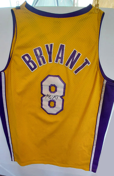 Kobe Bryant Los Angeles Lakers Signed Autographed Yellow #8 Jersey –