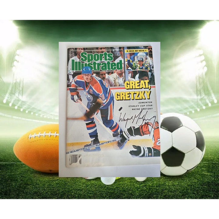 Wayne Gretzky Sports Illustrated signed with proof