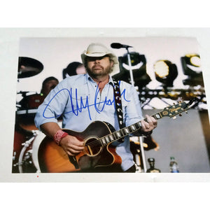 Toby Keith 8 by 10 signed photo with proof
