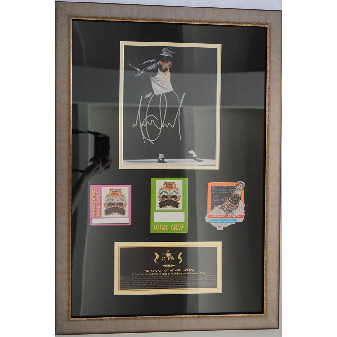 Michael Jackson the King of Pop 8 by 10 framed and signed with proof - Awesome Artifacts 