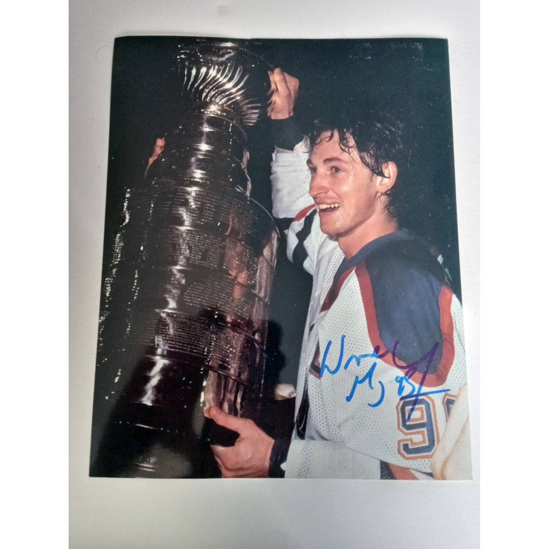 Wayne Gretzky Edmonton Oilers 8 x 10 signed photo with proof - Awesome Artifacts 