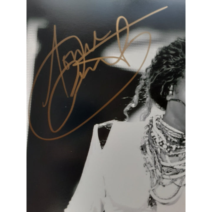 Janet Jackson 8 x 10 signed photo