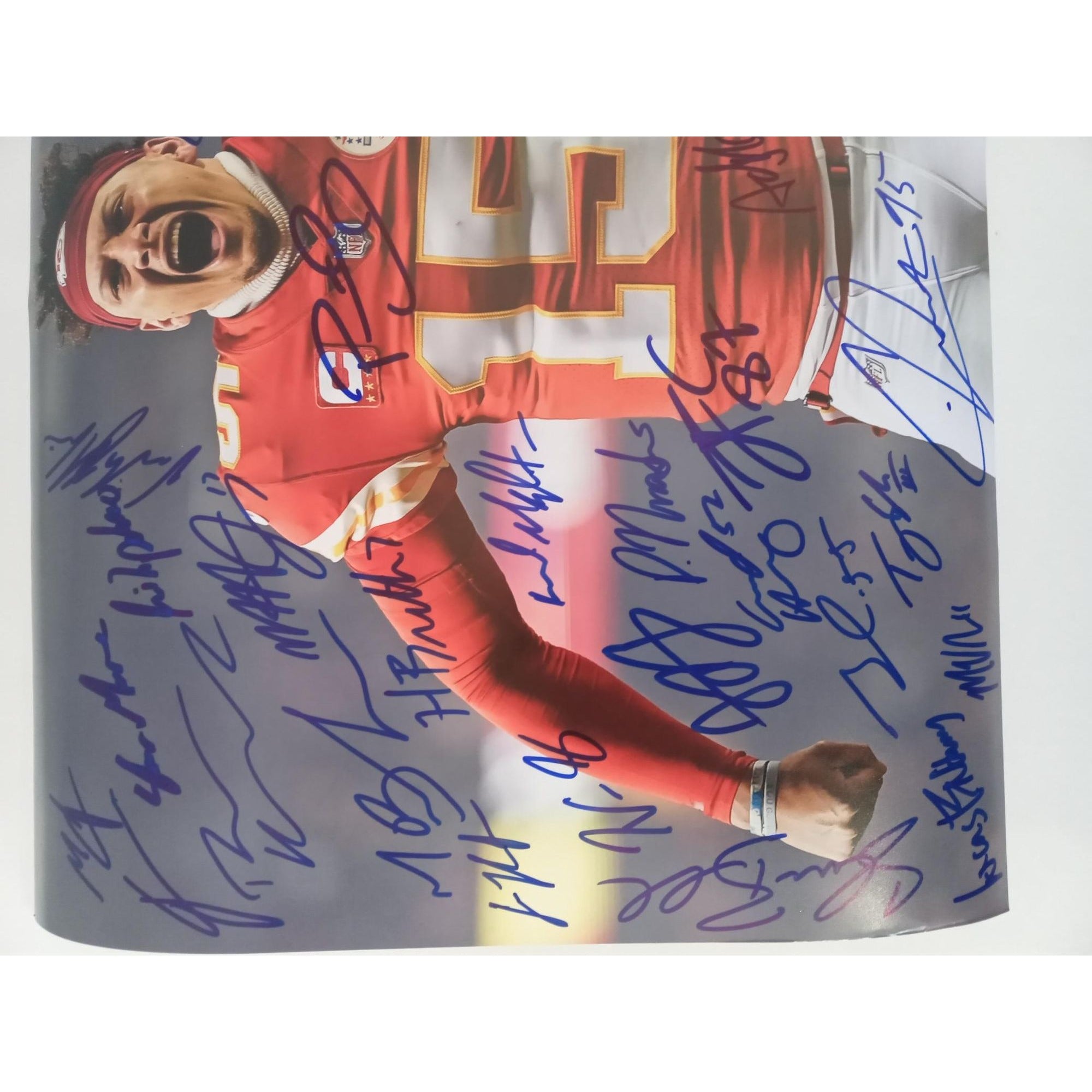 Patrick Mahomes Kansas City Chiefs 2022 team signed 16x20 photo