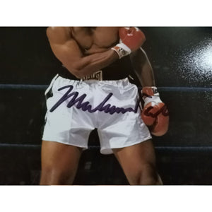 Muhammad Ali 8 by 10 signed photo with proof