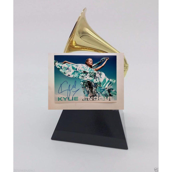 Kylie Minogue 8 x 10 signed photo