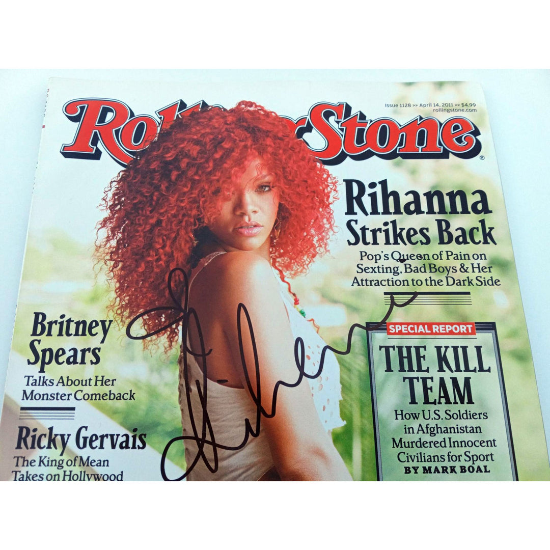 Robyn Rihanna Fenty Rolling Stone Magazine April 14, 2011, complete excellent condition signed with proof