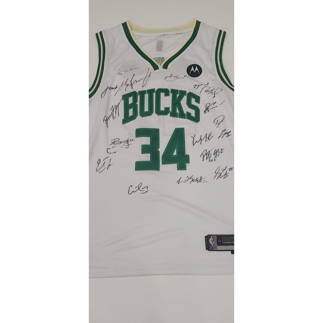 Giannis Antetokounmpo Milwaukee Bucks NBA champions 2020-21 team signed jersey with proof