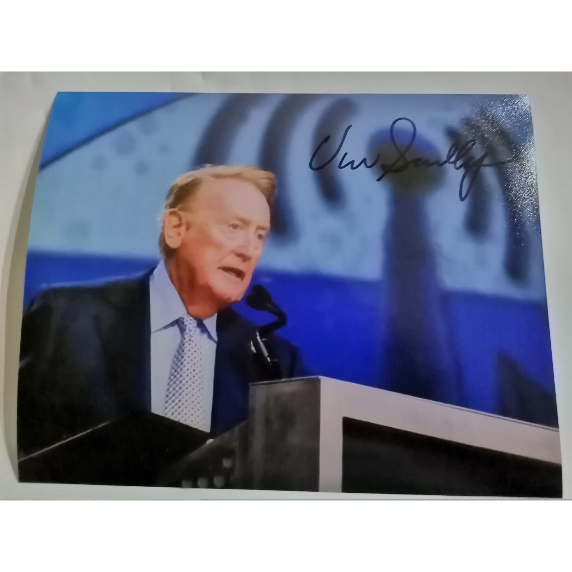 Vin Scully Los Angeles Dodgers 8 x 10 signed photo with proof