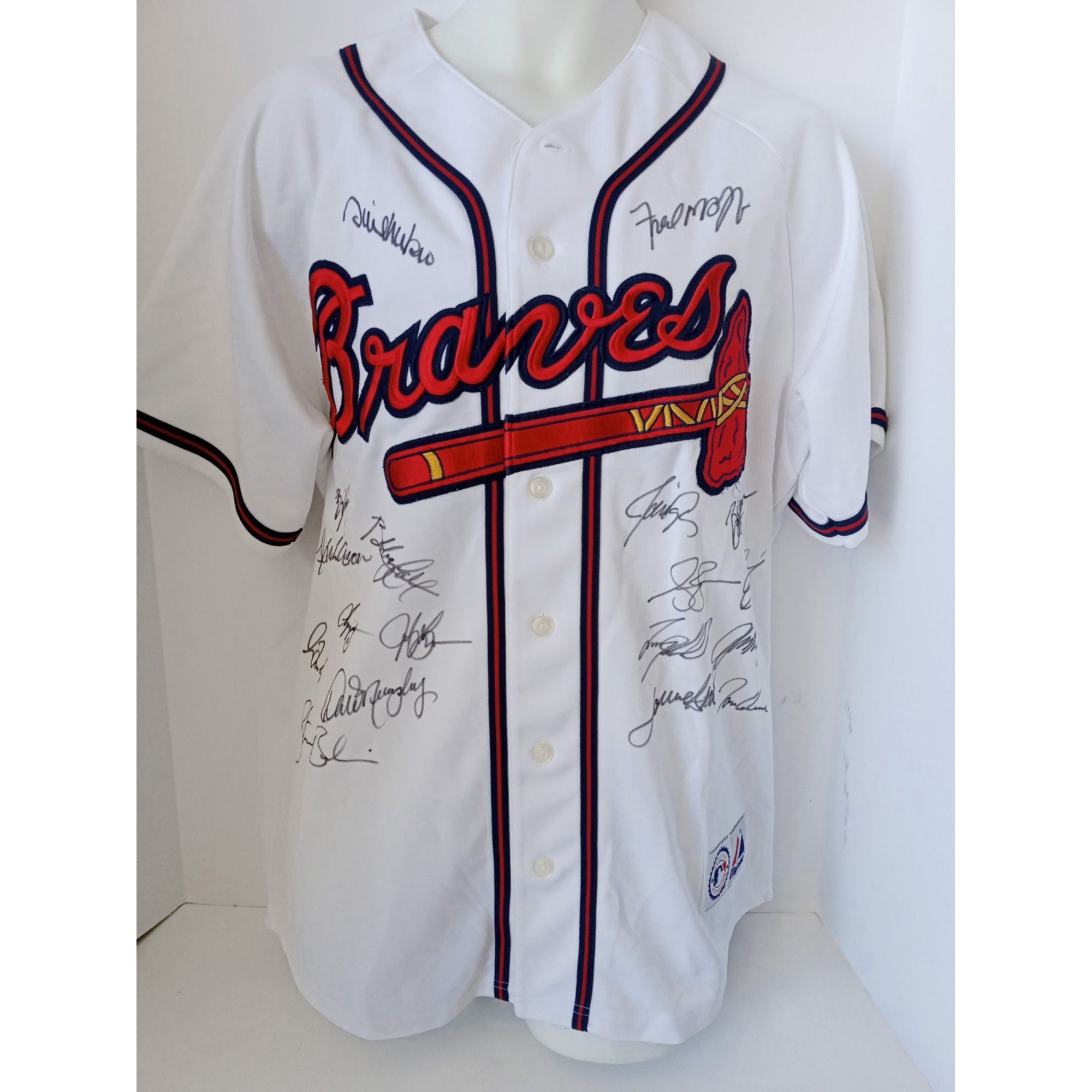 Atlanta Braves Greg Maddox, Chipper Jones, Hank Aaron all-time greats signed jersey with proof